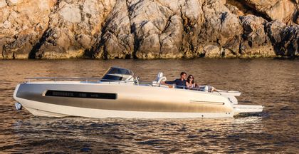 29' Invictus 2022 Yacht For Sale